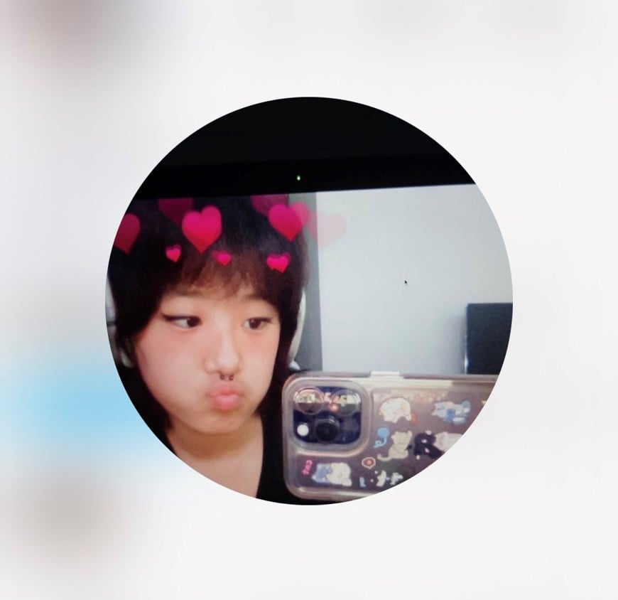梧桐妹18歲了！嗨曬比基尼「連發多張自拍美照」　「新造型戴上1物」網愣：賈靜雯還好嗎