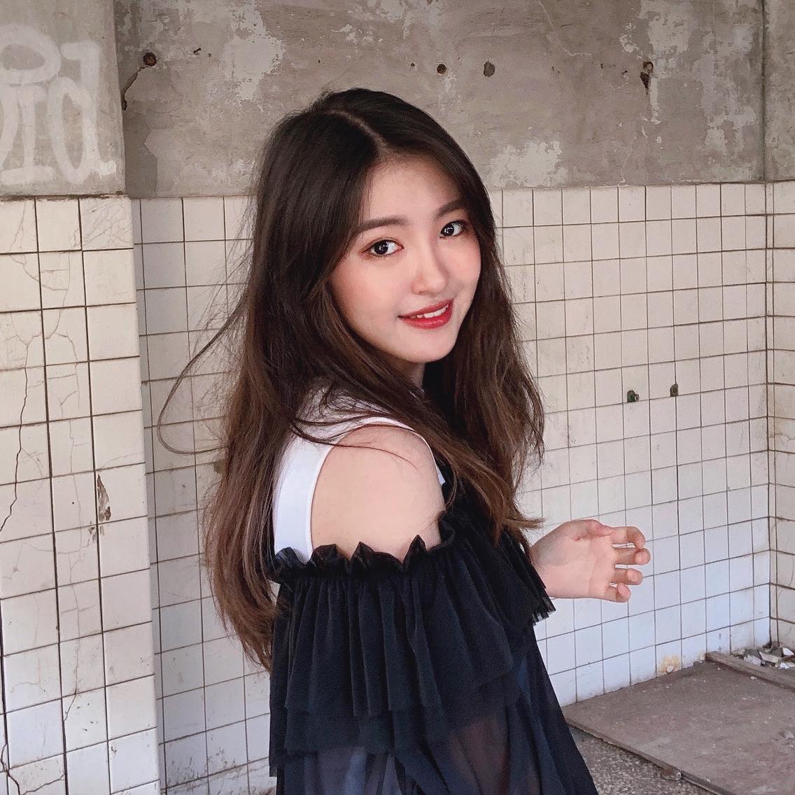 被罵爛草莓！20歲最美星二代是才女「首張專輯創驚人紀錄」　靠實力「撕下靠爸族標籤」壓力大到狂掉髮