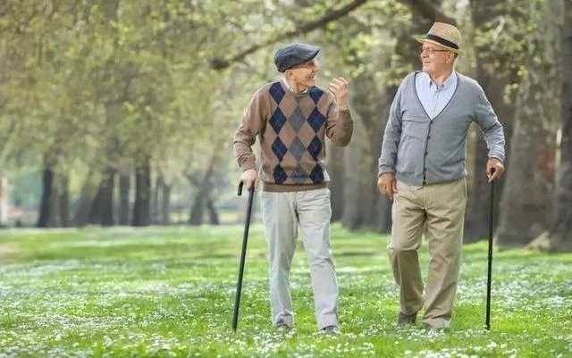 一旦上了50歲：「這3個地方」要少去　去得越多福氣越少「還帶給自己和家人不幸」：不是迷信