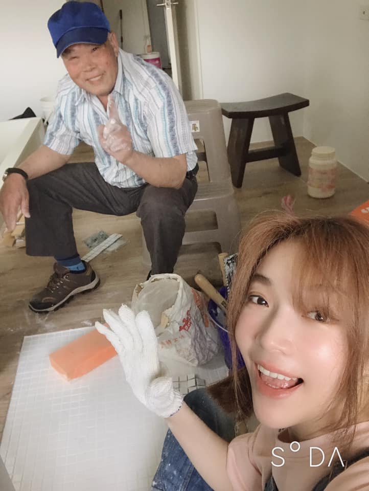父母高齡80！48歲戲劇女神「心疼爸媽強忍病痛」不想花子女錢　感激工人爸最好身教「扛責還債10多年」