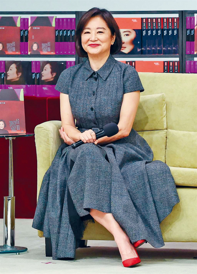 不敗女神現身日本！她逛街「巧遇68歲大咖女星」真實狀態曝光　眼尖網驚覺「旁邊也是大明星」