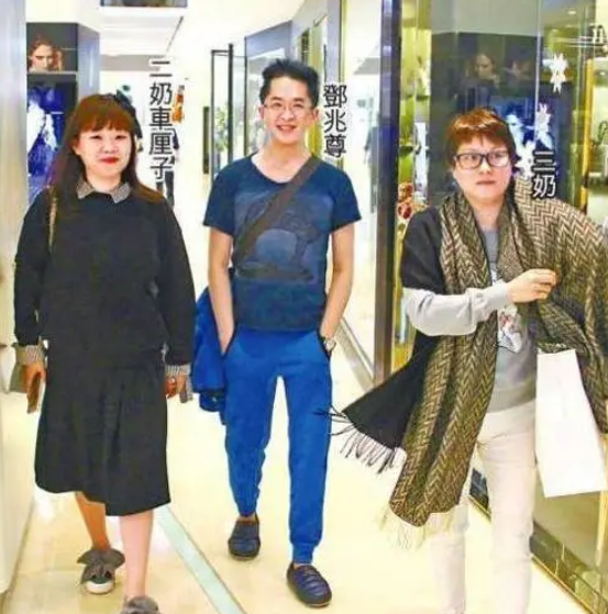 當代韋小寶！他「爽擁3女友」每人每月給200萬工資　54歲不婚不育「爆睡覺規矩」令人羨慕不已