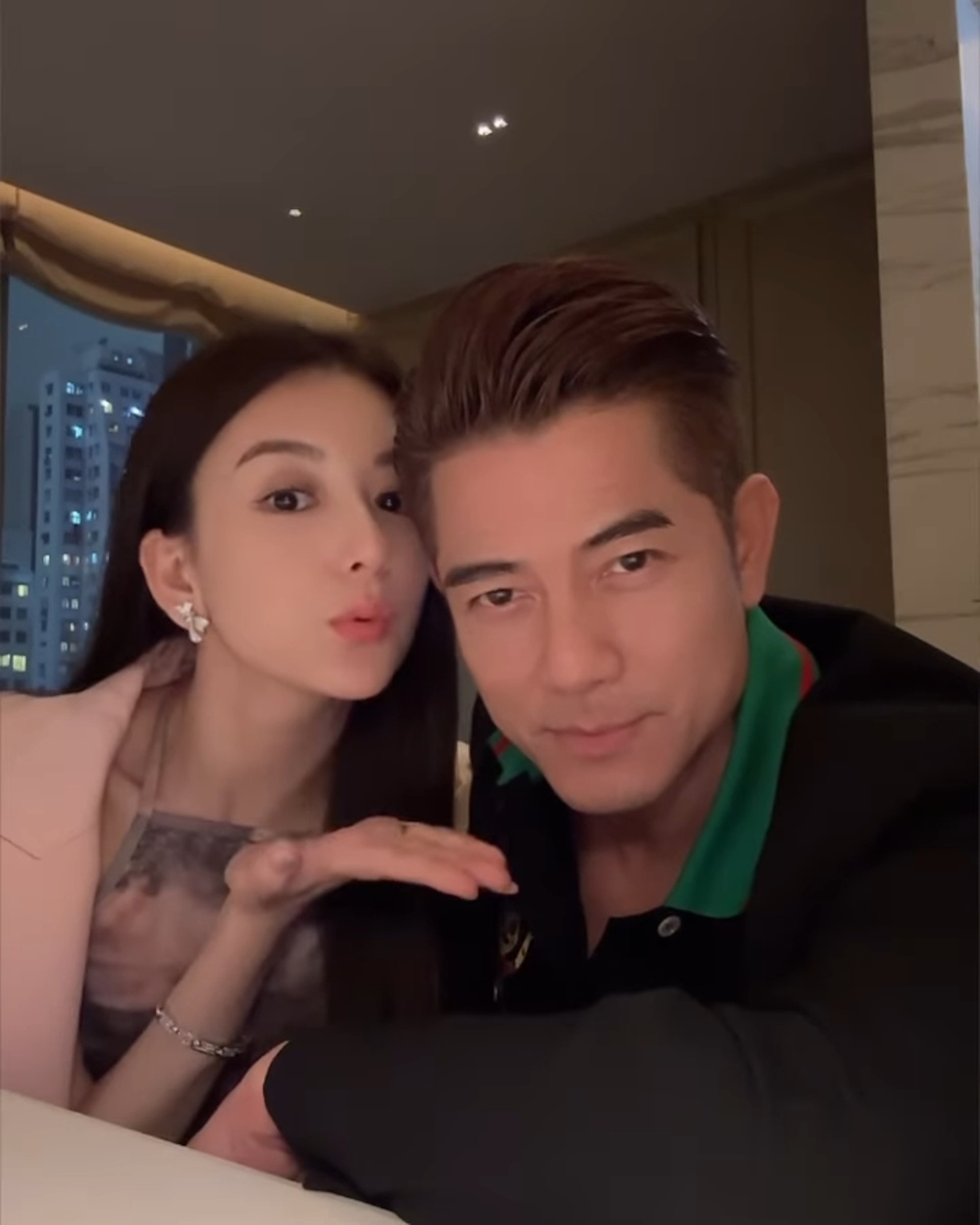 最萌鐵粉來了！郭富城小女兒「演唱會奶音應援」超可愛　揮螢光棒「跟著爸爸唱」30秒影片曝