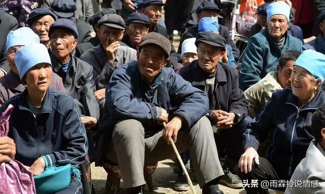 把岳父接回家養老！照顧21年「每天豐衣足食」親友都感動　他走後突收到銀行簡訊「內容卻讓我震怒」