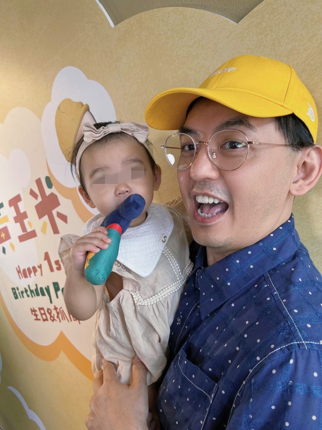 剃平頭反省！黃子佼「把自己關臥室」無顏見幼女　張小燕嚴肅回應：「50幾歲的身體，5歲的情緒」