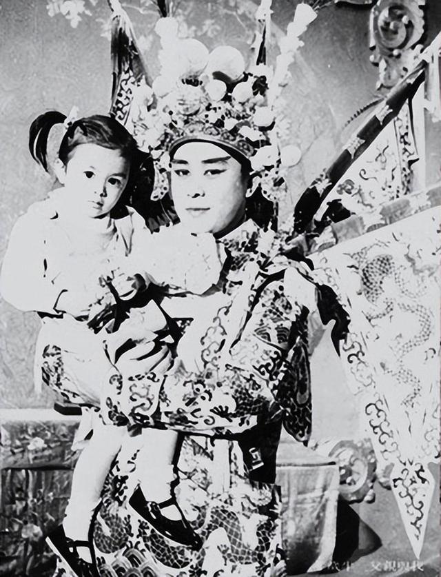 女兒比自己還有名！資深演員「斷絕女兒28年」徹底撕破臉　「愛女豪砸1500萬安葬」淚送父最後一程
