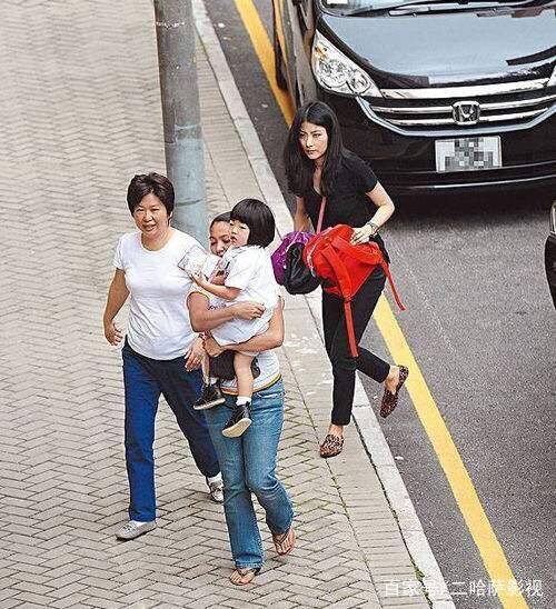 她天生富貴命！坐擁幾十億身家卻「獨愛平民生活」　低調「捐款上千萬」網讚爆：這才是真豪門