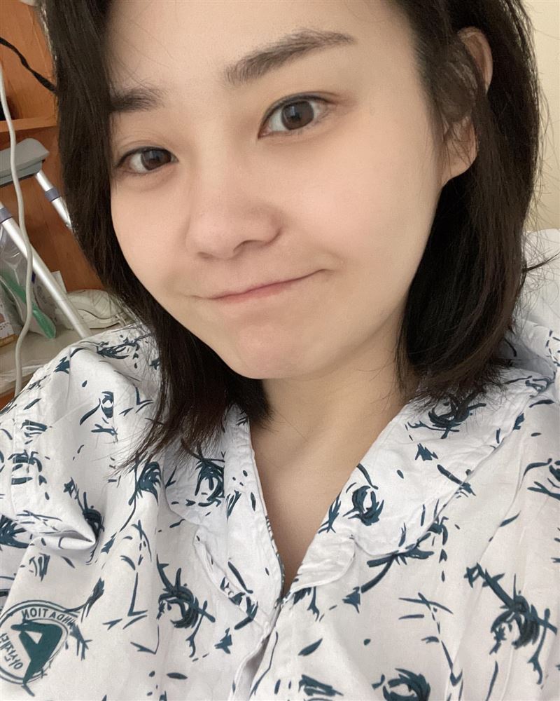 罹急性肝衰竭！人氣女星「緊急入院開刀」插管臉發黑　一度「暴瘦剩42公斤」現況曝光