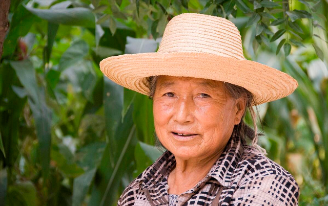 老伴去世後！我73歲「去兒子家養老」感到不對勁　某天隨手「拿兒媳水杯喝水後」憤然離去