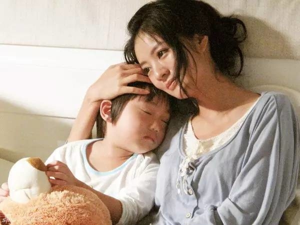 表姐是單親媽媽很辛苦！我把房子「免費借表姐住」　3年後她突搬走「要我趕緊去收拾」一掀開床鋪我傻了