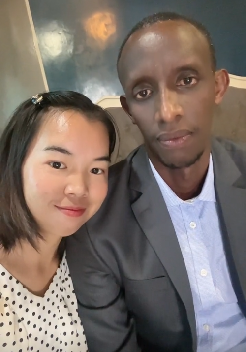 愛上黑人留學生!女大學生「不顧父母反對」為愛遠嫁非洲 婚後生活發生「翻天覆地變化」