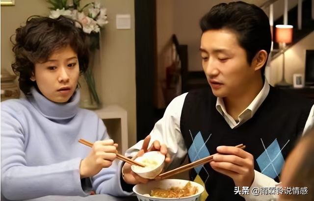 女婿請吃飯！岳父進餐廳「連點5盤番茄炒蛋」老闆確認3次才敢上菜　他感到不對勁「結帳時瞬間驚呆」