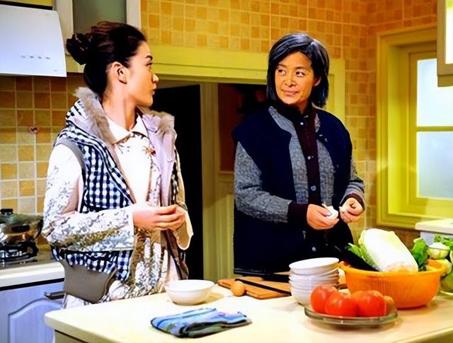 63歲婆婆天天打麻將「我沒義務給你們帶孫！」　牌桌上「腦溢血住院15天」媳婦冷回一句話她傻了