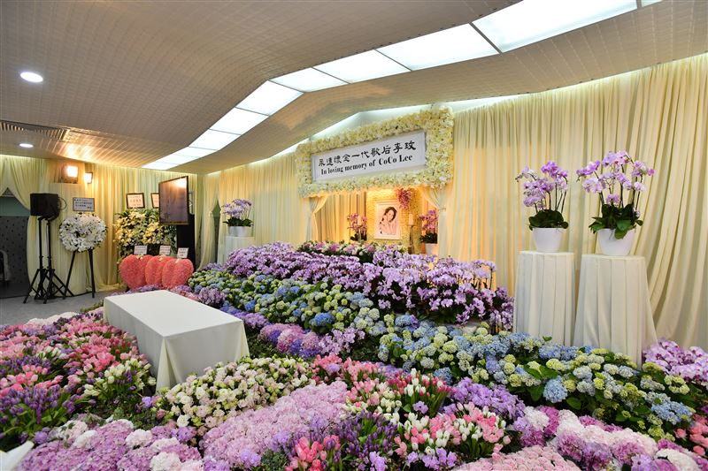 李玟今告別式！老公與2繼女「神隱多日現身靈堂」掀暴動　「一生摯愛」悲慟確定缺席靈堂