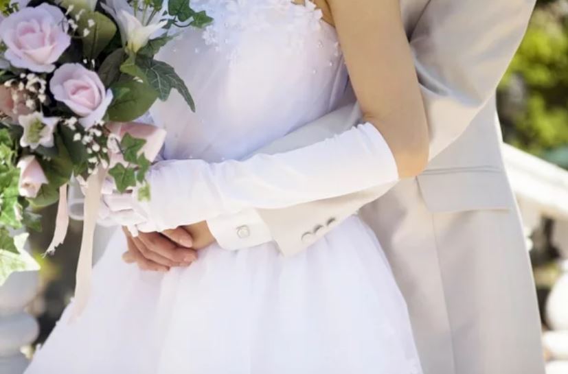 一生才一次！準新娘「想飛澎湖拍婚紗」遭尪嫌亂花錢　「她反控25萬太少」網友全看傻