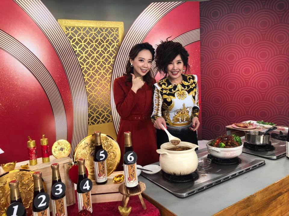 撞臉歐陽菲菲！美食主持退休16年「驚曝是房產女王」　「獲5千萬官司賠償」私下早當阿嬤
