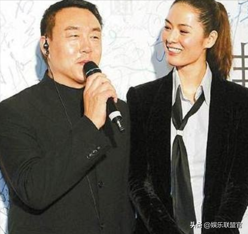 「第一名模」嫁給3婚大導演！卻慘遭小三奪愛　如今「小三癱瘓」她獨自帶娃身價過億