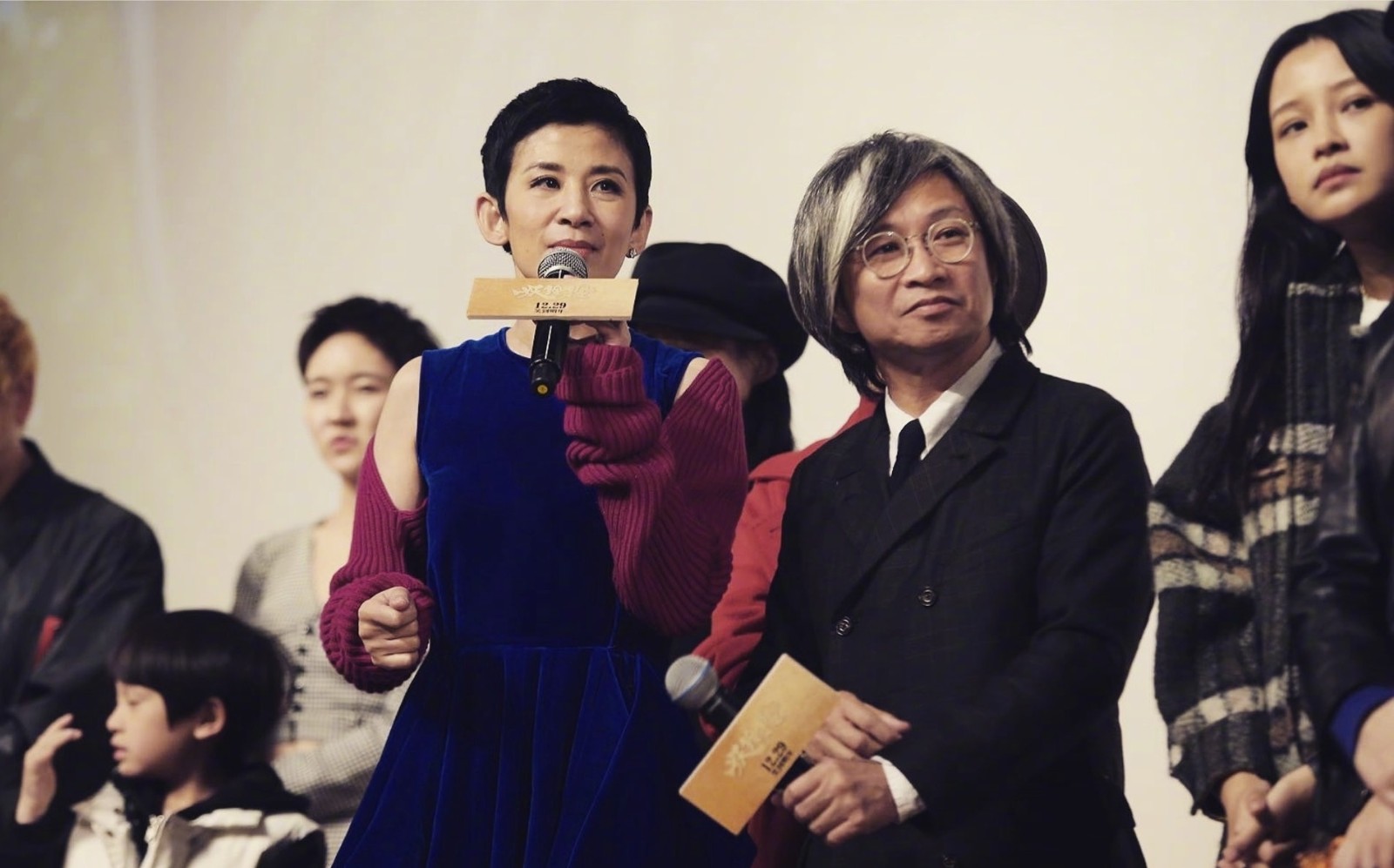 比年輕時更美！57歲大咖影后「染金髮現身」回春凍齡　網驚呼「美貌大勝葉童」不婚被寵愛20年