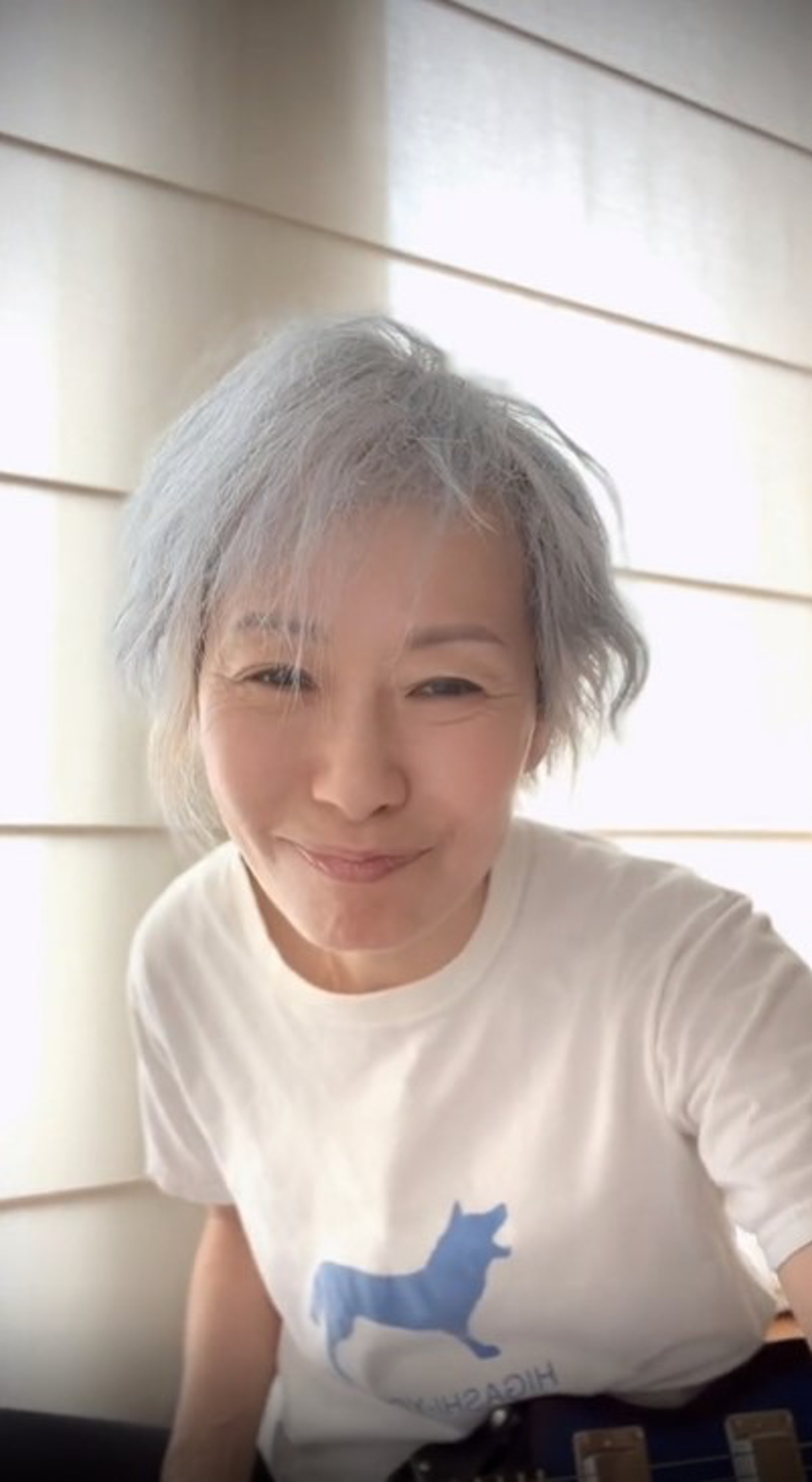 比年輕時更美！57歲大咖影后「染金髮現身」回春凍齡　網驚呼「美貌大勝葉童」不婚被寵愛20年