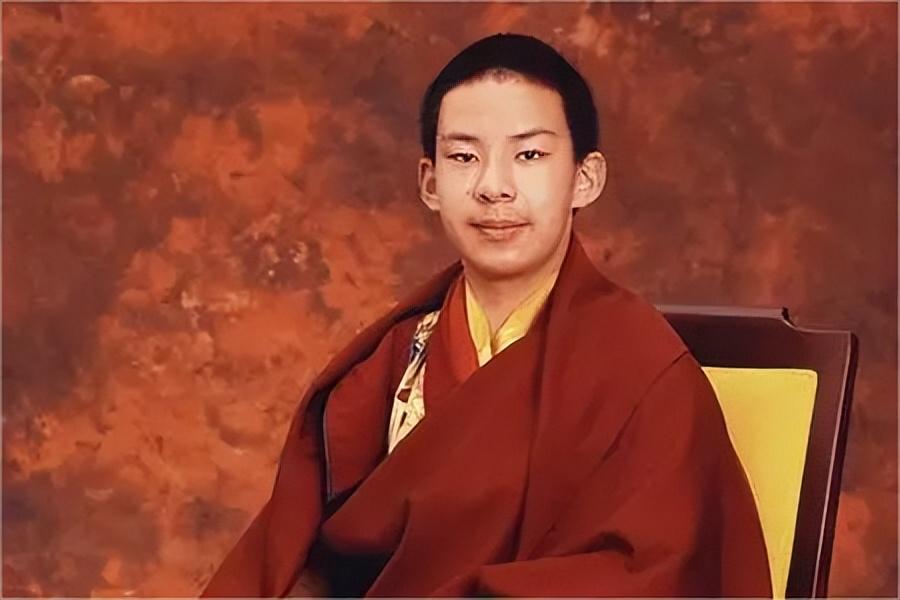 活佛轉世？5個月男嬰「舌頭驚現藏文」有前世記憶　6年後被認定「轉世靈童」現狀令人敬佩