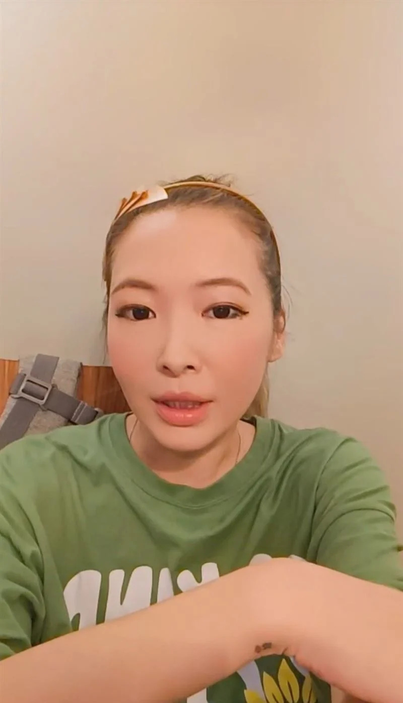 離婚1個月！39歲女星直播賣衣服「單親掙錢養兒子」　「洩感情狀況」：想再生一個