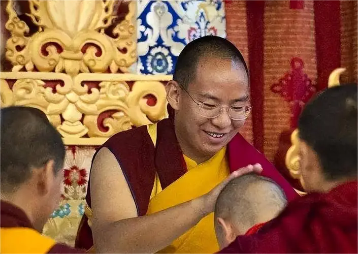 活佛轉世？5個月男嬰「舌頭驚現藏文」有前世記憶　6年後被認定「轉世靈童」現狀令人敬佩