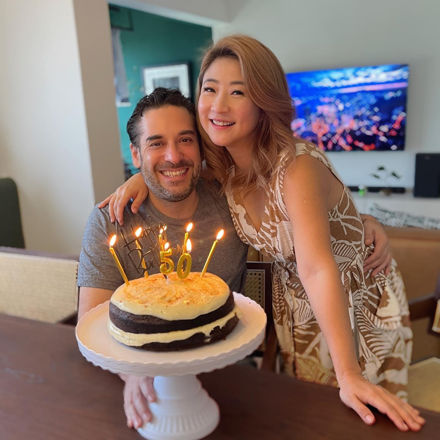 結束9年豪門婚！42歲女星大方認愛「我們交往3年了」　自曝「新對象受家人青睞」外型超登對