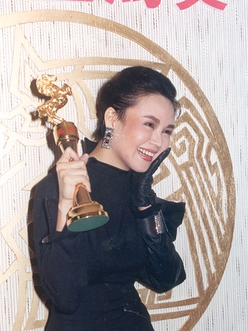 背小三臭名！金馬影后「當年為愛退影壇」尪離世難忍　穿亡夫衣「每天同時間驚醒」原因惹淚