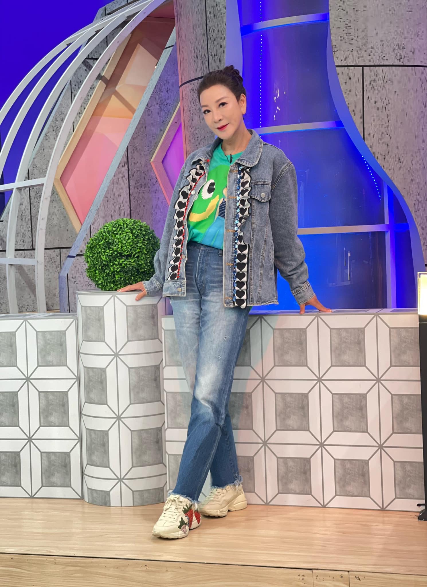 月砸3萬！楊繡惠霸氣「宣布做這事」：直到我死　「無預警曬19歲嫩照」網全讚爆：人美心更美
