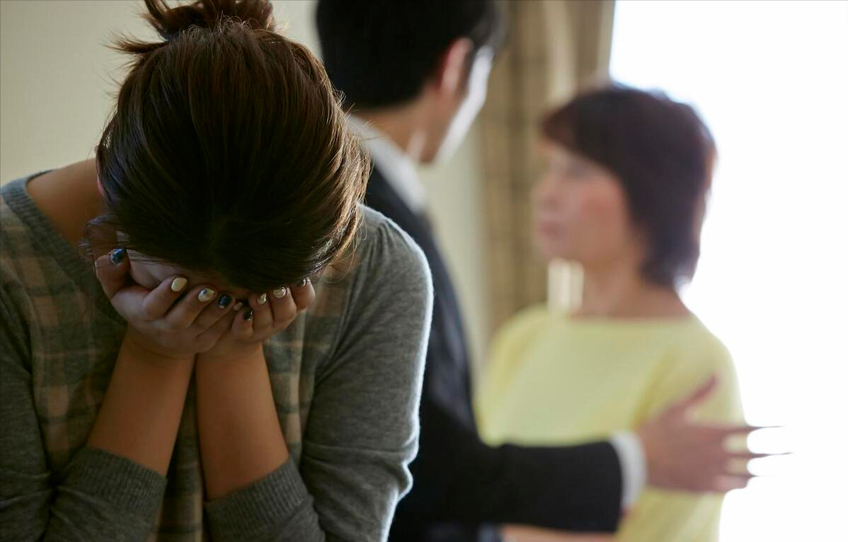 出錢出力！帶孫5年「換來兒媳1耳光」　被打醒後「我和老伴做1件事」兒子回來跪地求饒