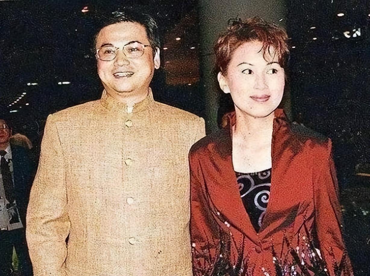 曾是「電視台一姐」！卻被渣男老公騙光家產　如今63歲落寞街頭：一代女神隕落
