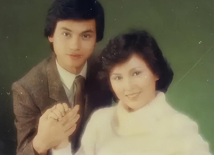 被電視台力捧！當紅花旦被前夫「掏光1億家產」苦等28年　眾叛親離「61歲街頭被捕捉」
