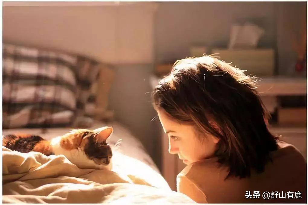 「男看眼嘴，女看手腳」！老祖宗的識人術：「男女是否好命」看這4點一目了然