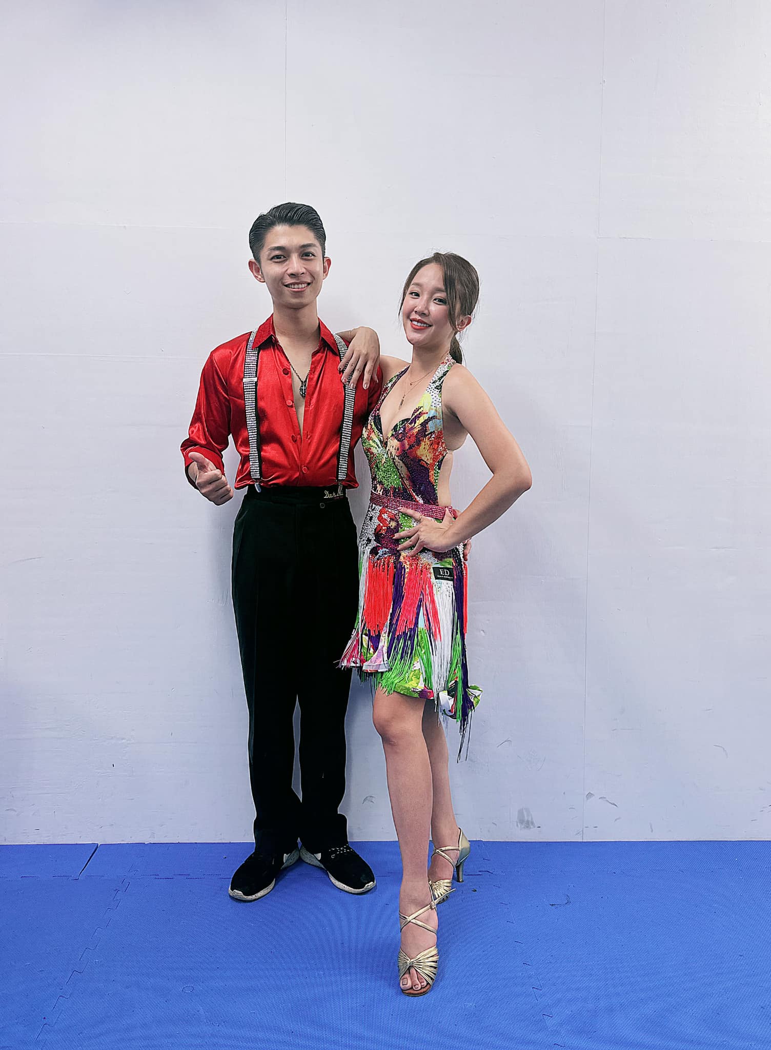 從賓客變老婆！27歲本土女星「6年前參加現任丈夫婚禮」站新娘旁　今傳再婚喜訊「前夫回應了」