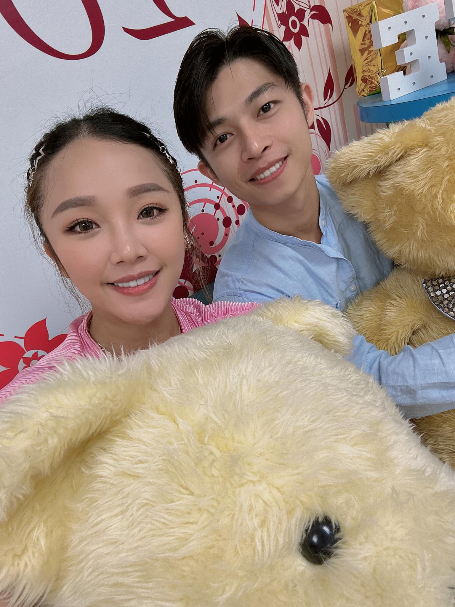 從賓客變老婆！27歲本土女星「6年前參加現任丈夫婚禮」站新娘旁　今傳再婚喜訊「前夫回應了」
