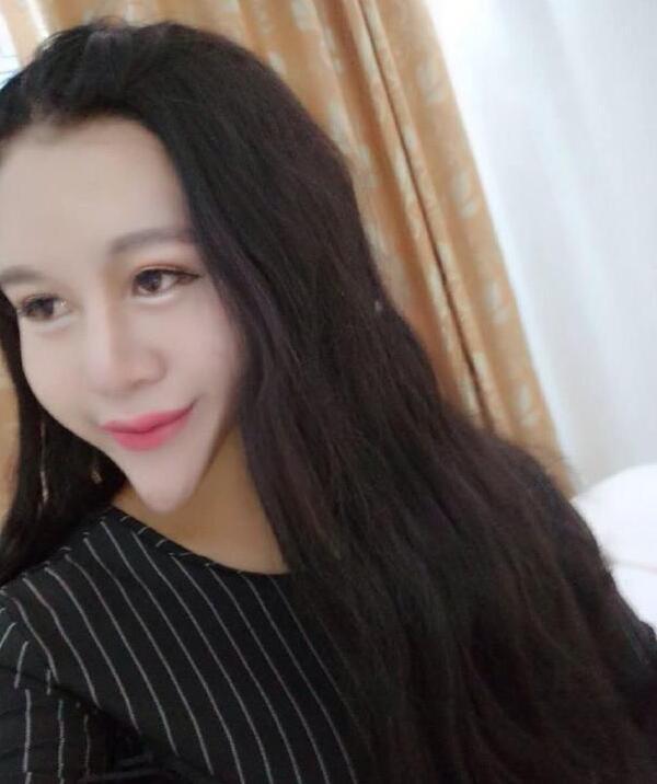 同款錐子臉!蛇精女「想把自己整成芭比」結果超詭異 網友還翻出「她竟是男兒身」現況曝光