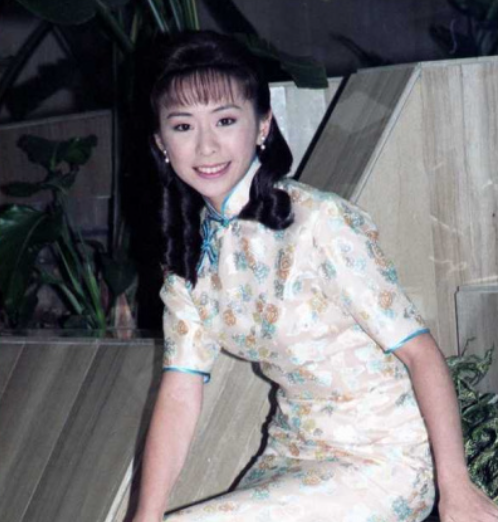 曾經很恨媽媽！《花系列》女星「罕提母女關係」哭了　淚吐「53歲不婚不生」主因：怕她投胎報復