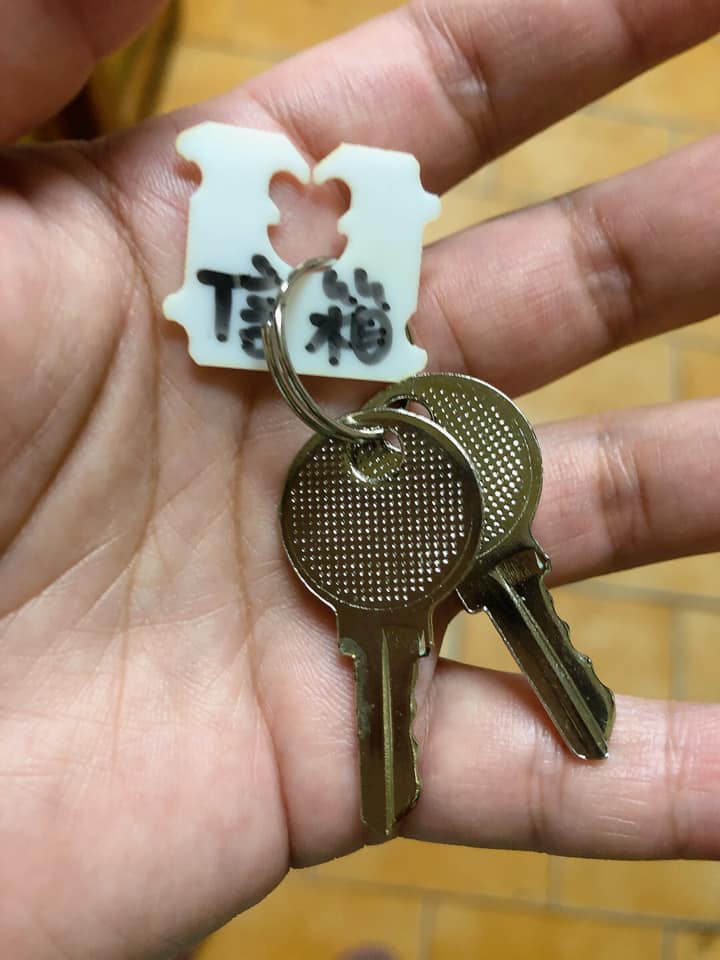 生活智慧王！他問「吐司白色塑膠扣環」還能做什麼　釣出內行人「曝光隱藏功能」網全驚：千萬別丟