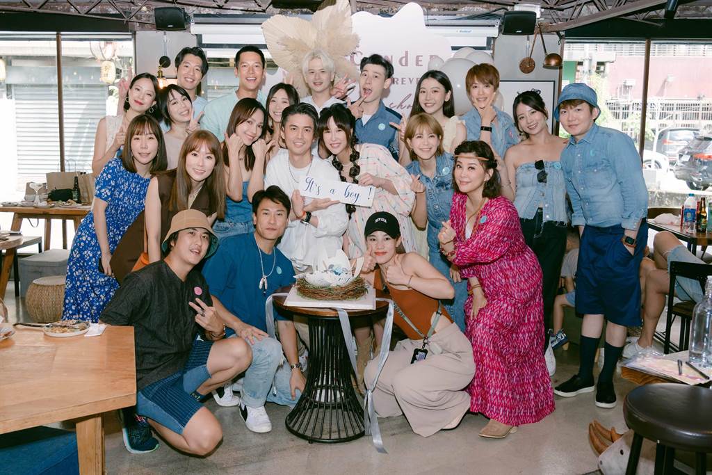 嫁作台灣媳婦3年！八點檔女星挺6個月孕肚「驚喜揭開寶寶性別」　方馨現場驚呼：媽媽太會藏了
