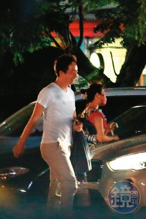 才被爆同居秘戀！知名主播男友「偷偷跟熟女開房」牽手全被拍　完事後「裝沒事回她豪宅」網：綠光罩頂....