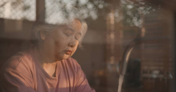 退休後閒得發慌！62歲大媽「加入暴走團」當上領隊　3個月不到「親人全跑光留她獨居」痛哭悔悟：我錯了