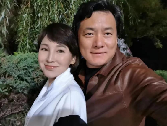 19歲和窮小子私奔！她在「地下室連生3胎」不被父母承認　丈夫用9部劇「將她捧成當紅女星」