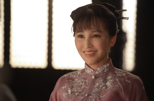 19歲和窮小子私奔！她在「地下室連生3胎」不被父母承認　丈夫用9部劇「將她捧成當紅女星」