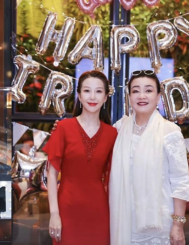 63歲齊秦罕現身「身邊站長髮美女」誤以為是老婆　挖出真實背景「擁5身分」網愣：不簡單