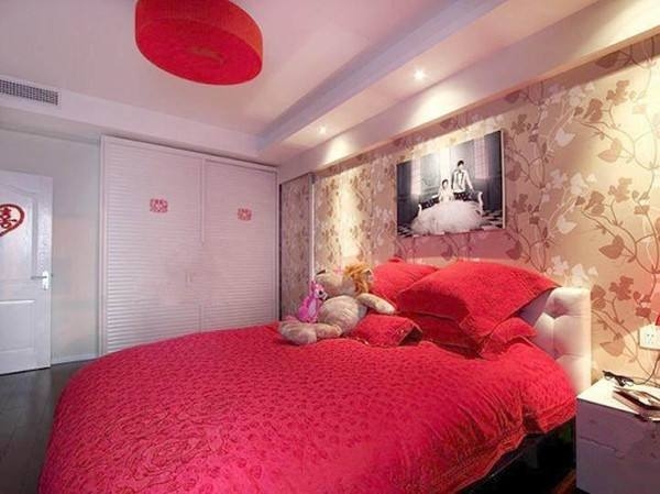 新婚夜「妻子一直發抖」!丈夫嫌煩「賭氣睡沙發」 天亮回屋換衣整個人懵了:怎麼會這樣