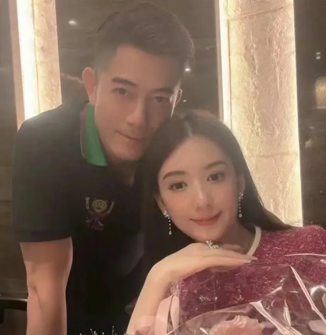 57歲郭富城現身娘家！帶妻女拜見「比自己大2歲的岳父」還彎腰敬酒　岳母親戚「很滿意明星女婿」開心聚餐