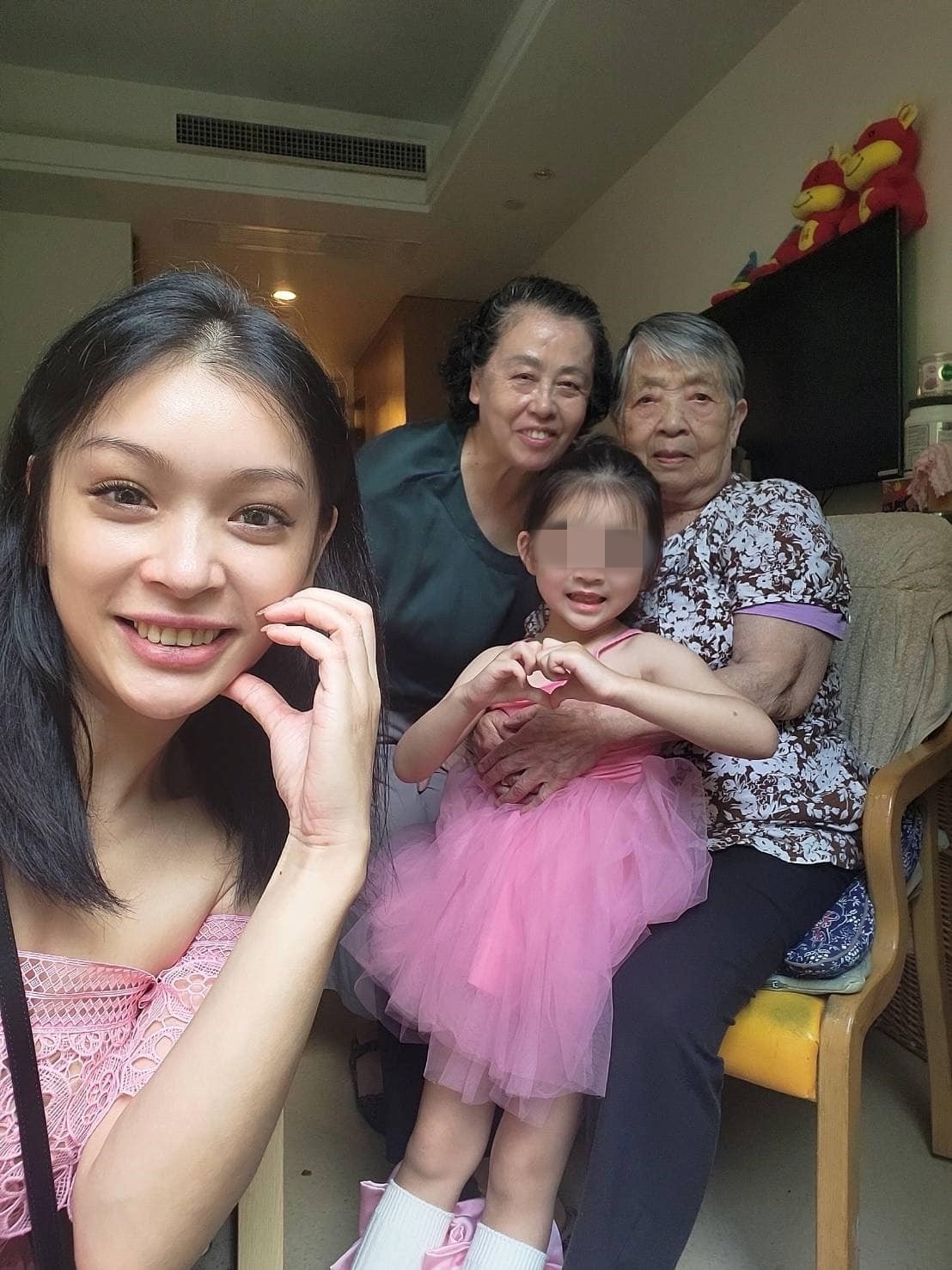 結婚12年！康康驚吐「和嫩妻分隔兩地」孤單過節　4歲愛女崩潰大哭「就因他一句話」