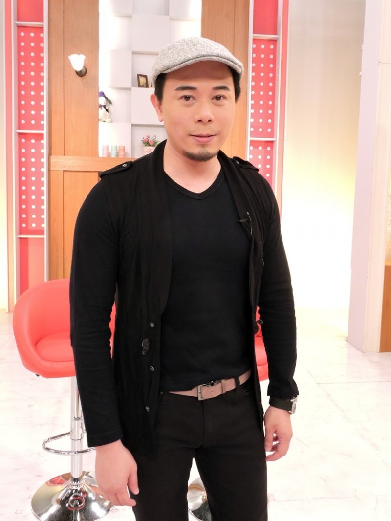 一肩獨扛家計！53歲《天道》男星離婚「負擔兒子教育費」太感謝前妻　母癱哥身障「他開完刀後親自照顧」