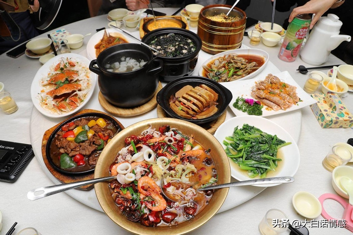 婆家15人聚餐！出錢出力「只有殘羹剩飯吃」　老公清醒後「一招反擊」婆家人再也不敢怠慢了
