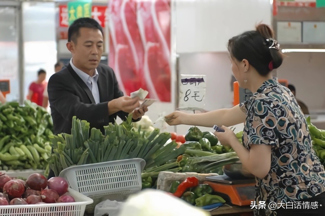 婆家15人聚餐！出錢出力「只有殘羹剩飯吃」　老公清醒後「一招反擊」婆家人再也不敢怠慢了